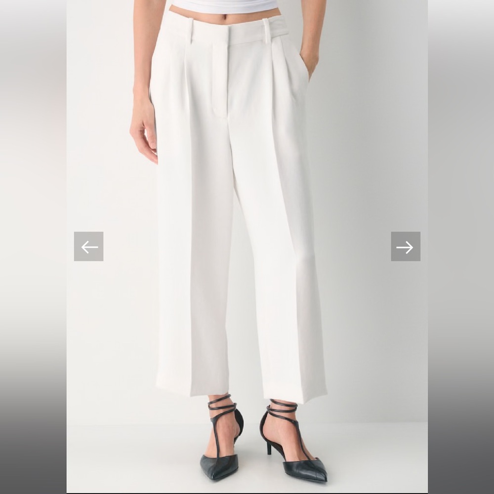 Aritzia - Effortless Pants - Cropped Size 6